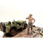 Preview: American Diorama 18011 Mechaniker Crew Figur offroad camel trophy Nr.1 1:18 limitiert 1/1000