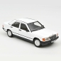 Preview: Norev 183820 MERCEDES-BENZ 190E 1984 W201 WEISS 1:18 Modellauto