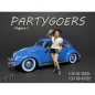 Preview: American Diorama 38321 Partygoers Frau mit Hut Figur 1:24 Figur 1/1000