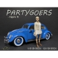 Preview: American Diorama 38324 Partygoers Frau mit kurzem Rock Figur 1:24 Figur 1/1000