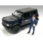 Preview: American Diorama 76407 Dealership Verkäufer I 1:24 Figur 1/1000 limitiert