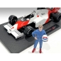 Preview: American Diorama 76354 Rennfahrer Figur B 80er mit Helm 1:18 limitiert 1/1000