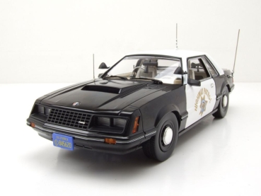 Greenlight 1982 Ford Mustang SSP Police California Highway Patrol 1:18 Modelcar 13600