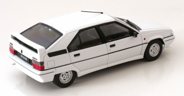 Triple9 Citroen BX GTI 1990 weiss mit schwarzer Innenaustattung 1:18 Modellauto