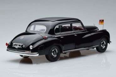 Norev 183707 Mercedes-Benz 300 1955 schwarz Konrad Adenauer 1:18 Modellauto