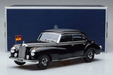 Norev 183707 Mercedes-Benz 300 1955 schwarz Konrad Adenauer 1:18 Modellauto