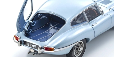 Kyosho 08954SBL Jaguar E-Type RHD 1961 silver-blue-metallic 1:18 Modellauto