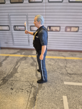 Polizist Figur 1:18 Ippi mit Polizeikelle Deutsche Polizei Modellauto Diorama Zubehör limitiert Exklusiv Modellbau-Klar Figurenmanufaktur