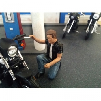 American Diorama 23867 BIKER - Motorman 1:18 limitiert 1/1000