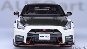 AUTOart Nissan NISMO R35 GT-R 2022 weiss Carbon 1:18 77501 Modellauto