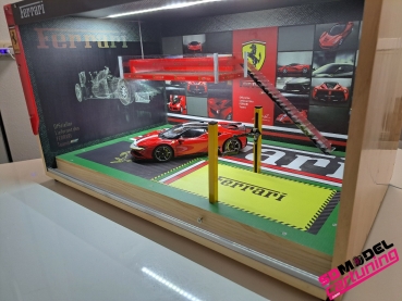 Ferrari Showroom Garage Diorama 1:18 Schaukasten inkl. LED-Beleuchtung Vitrine