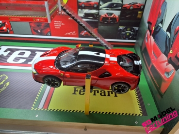 Ferrari Showroom Garage Diorama 1:18 Schaukasten inkl. LED-Beleuchtung Vitrine