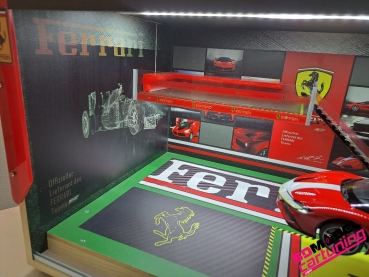 Ferrari Showroom Garage Diorama 1:18 Schaukasten inkl. LED-Beleuchtung Vitrine