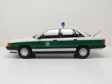 Triple9 1800354 Audi 100 C3 Typ 44 1989 Polizei 1:18 limitiert 1/1002 Modellauto