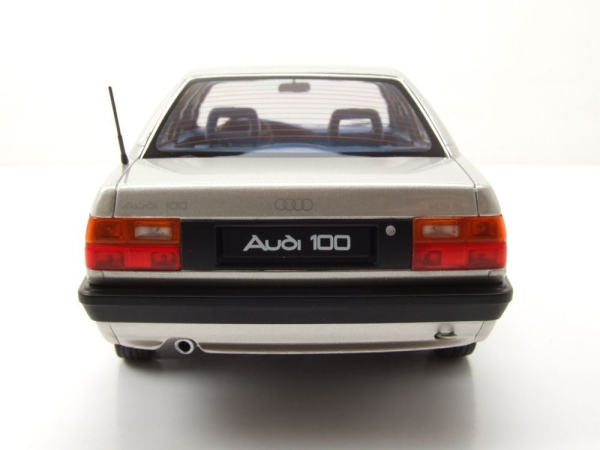 Triple9 1800352 Audi 100 2.3E C3 Typ 44 1989 silber metallic 1:18 Modellauto