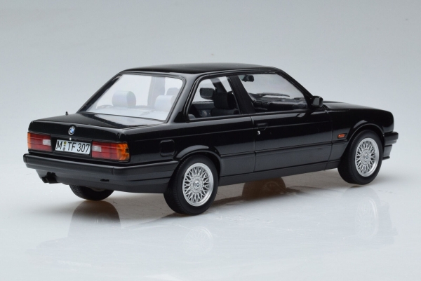 Norev 183203 BMW E30 325i 3er 3-series schwarz metallic 1988 1:18 Limousine