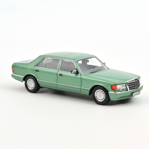 Norev 183469 Mercedes-Benz 560 SEL 1991 light green metallic 1:18 modelcar