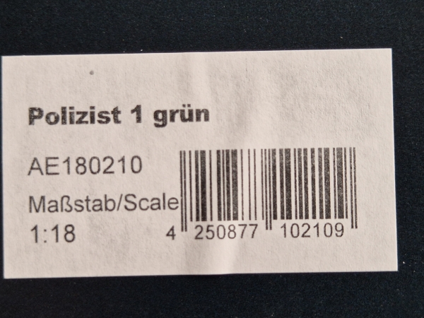 Polizist 1 grün Deutsche Polizei 90er Jahre Figur 1:18 Modellauto Diorama Zubehör limitiert Exklusiv Modellbau-Klar Figurenmanufaktur