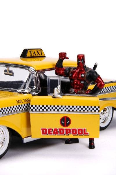 Jada Toys Marvel Deadpool Foodtruck, Auto, Spielzeugauto aus Die-cast,  öffnende Türen, Kofferraum & Motorhaube, inkl. Deadpool Figur, Maßstab  1:24