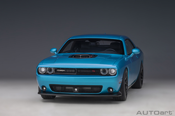 Dodge challenger autoart