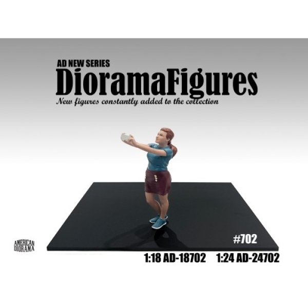 American Diorama 18702 woman with smartphone selfie 1:18 figure