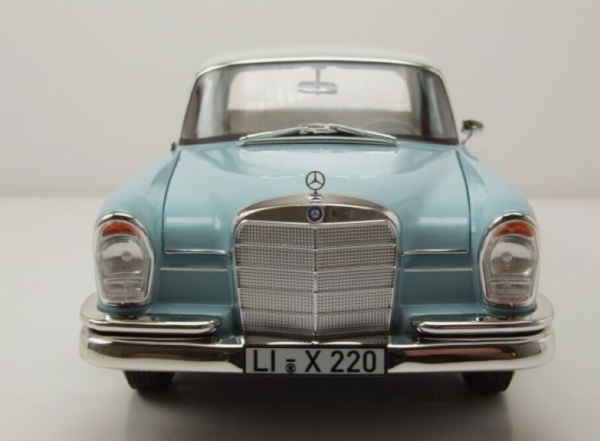 Norev 183920 Mercedes-Benz 220 S 1965 hellblau 1:18 Modellauto